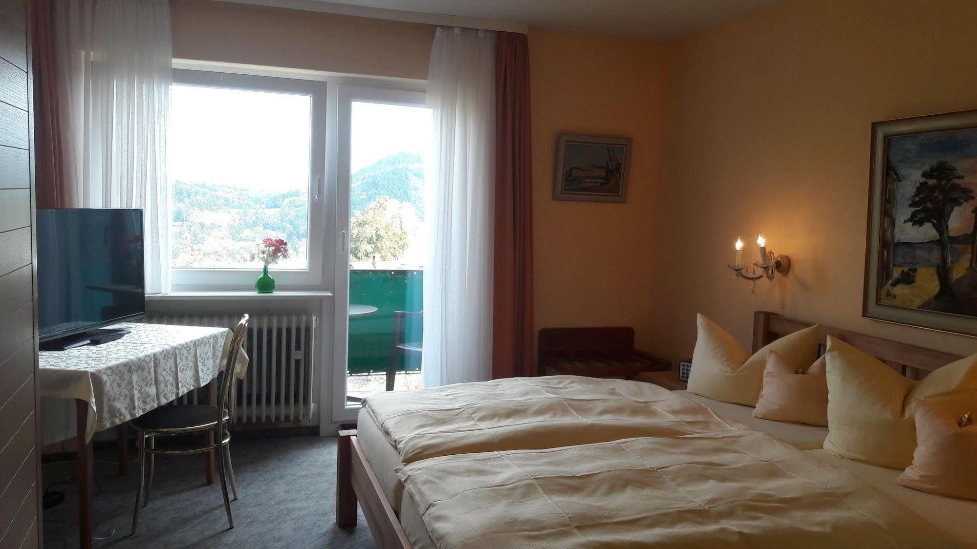 Hotel Yoga Jasmin Ehemals Hotel Eberhardt-Burghardt Badenweiler Exteriör bild